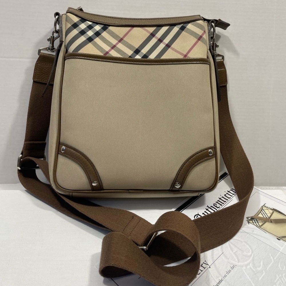 Authentic, Burberry Shoulder/Crossbody with COA (certificate of authentication)